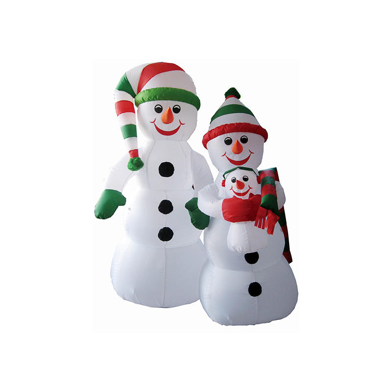 假日充气雪人家庭的圣诞节装饰